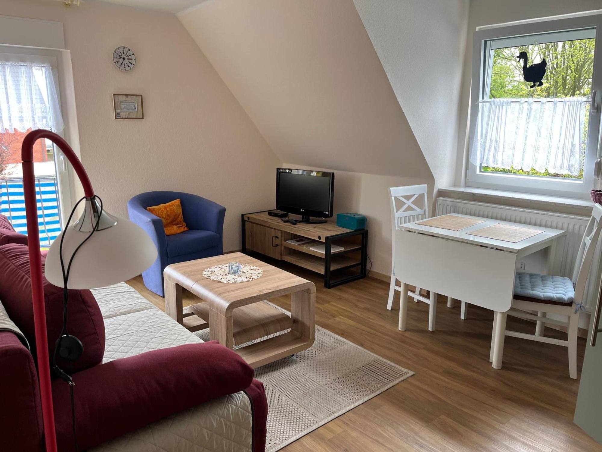 Wohnung 2 Mit Balkon- Haus Annegrete Esens Esterno foto