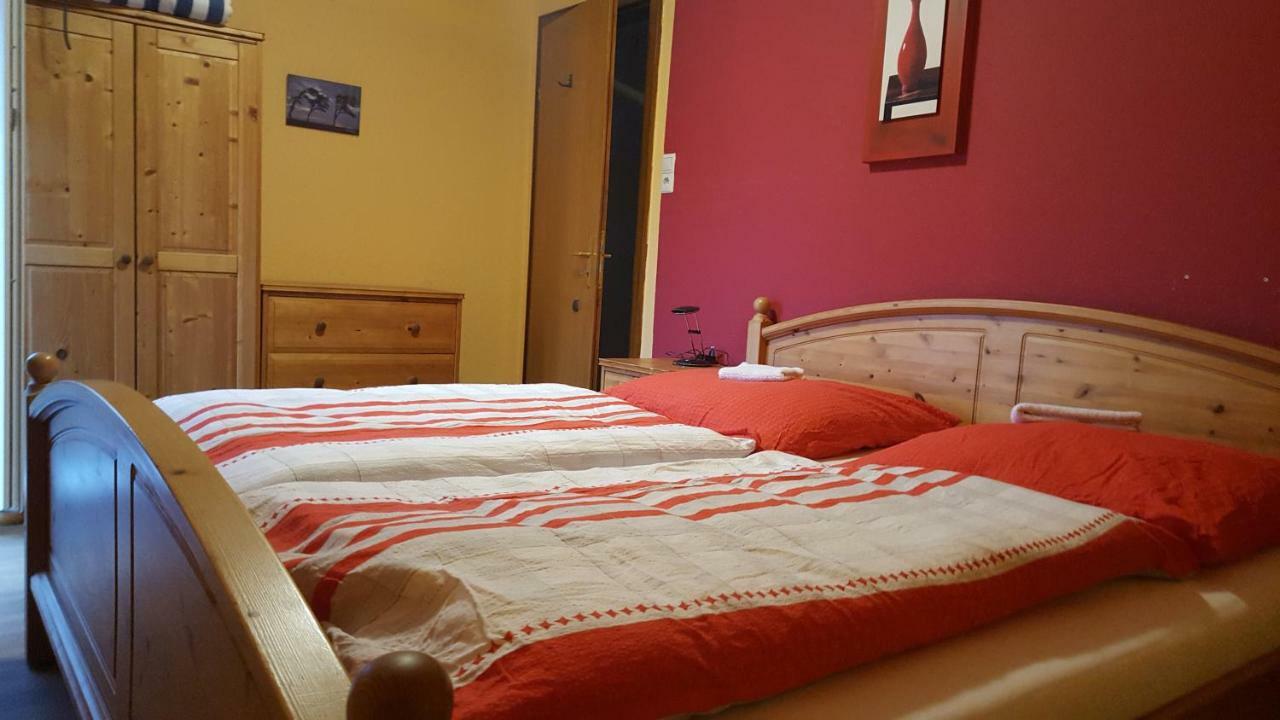 Wohnung 2 Mit Balkon- Haus Annegrete Esens Esterno foto
