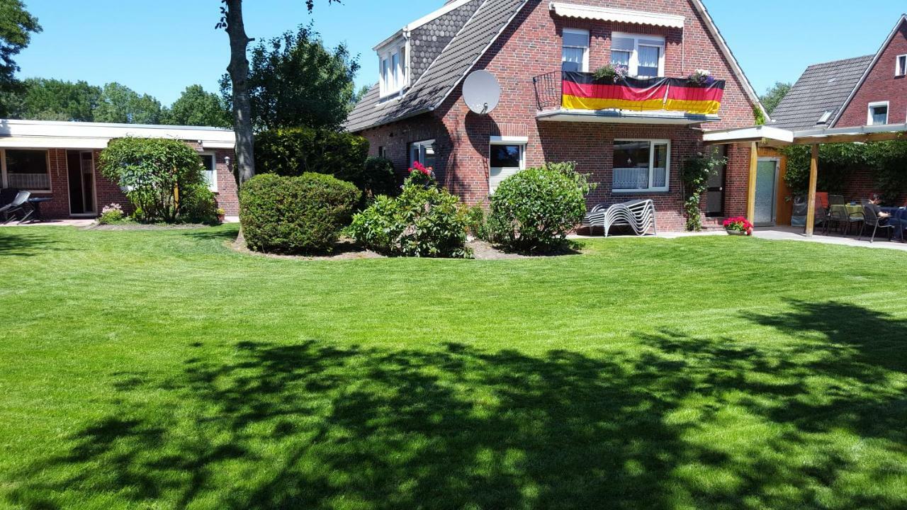 Wohnung 2 Mit Balkon- Haus Annegrete Esens Esterno foto
