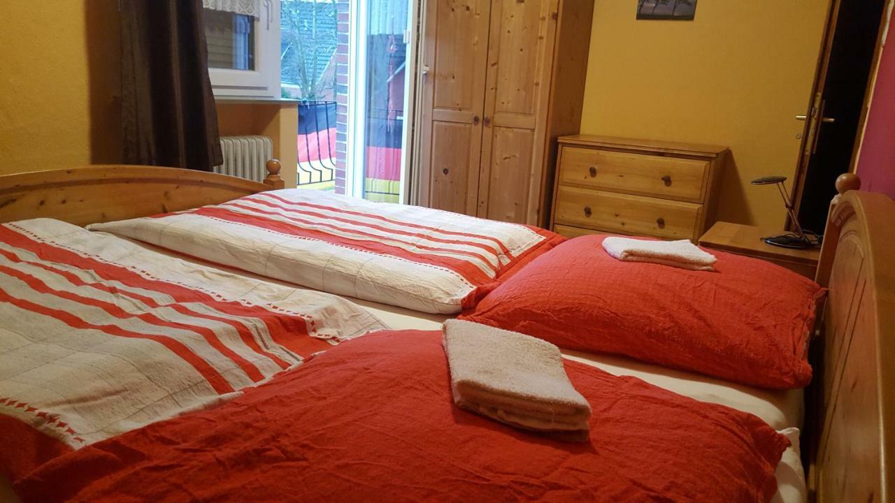 Wohnung 2 Mit Balkon- Haus Annegrete Esens Esterno foto